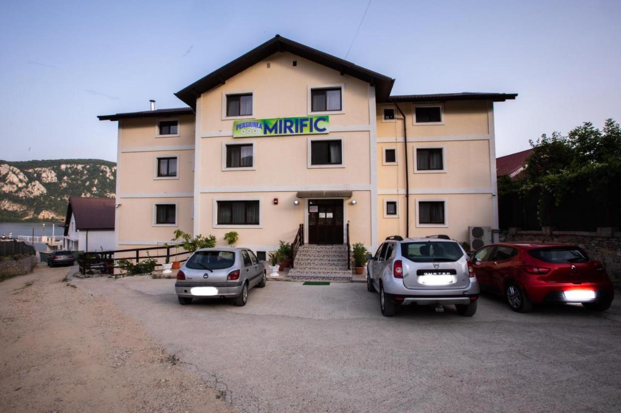 Pensiunea Mirific Hotel Dubova Exterior foto